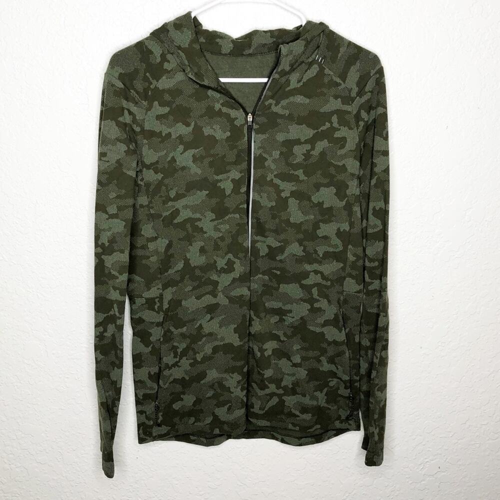 Lululemon Surge Warm mens army green camo zip front hooded jacket size Medium